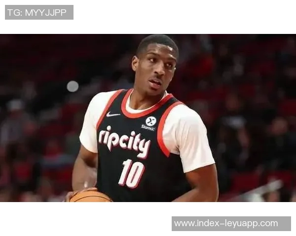 北京全运男篮热身赛大胜北控新外援雷吉佩里与西布龙首次亮相