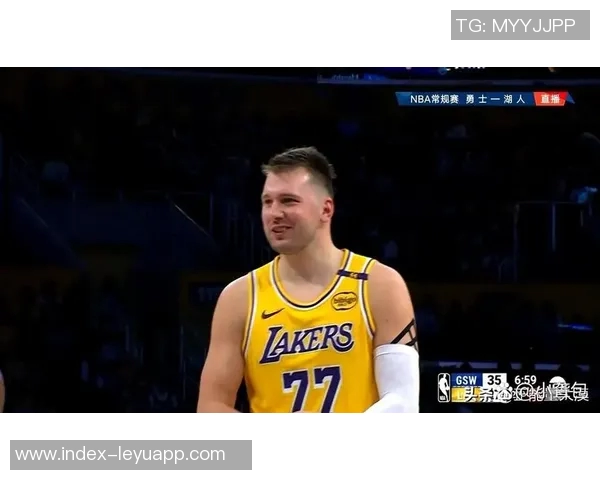 雷迪克赞东契奇扣篮精彩释放情绪让人惊喜