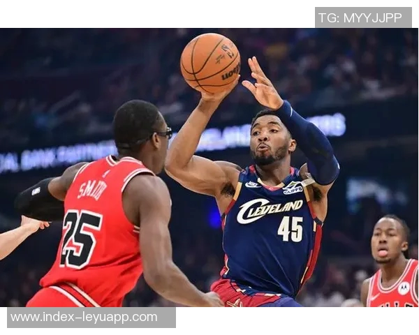 米切尔短暂出场表现平平18分钟内仅得7分助攻两次