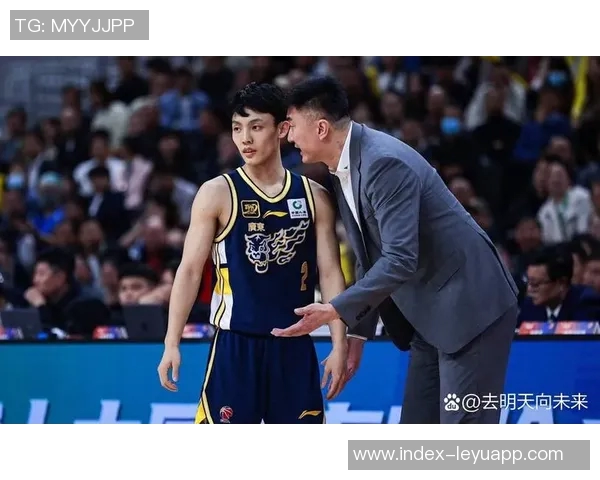 洛夫顿荣膺CBA杯FMVP决赛表现惊艳砍下25分8板5助助球队夺冠 洛夫顿荣膺CBA杯FMVP决赛表现惊艳砍下25分8板5助助球队夺冠